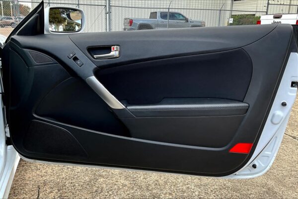 2016 Refurbished Hyundai Genesis 3.8L Base RWD 2dr Car - Image 18