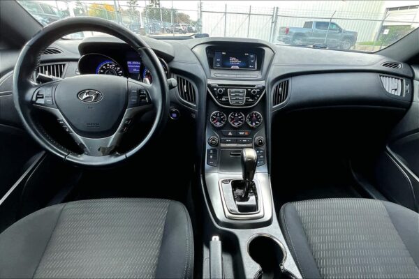2016 Refurbished Hyundai Genesis 3.8L Base RWD 2dr Car - Image 10