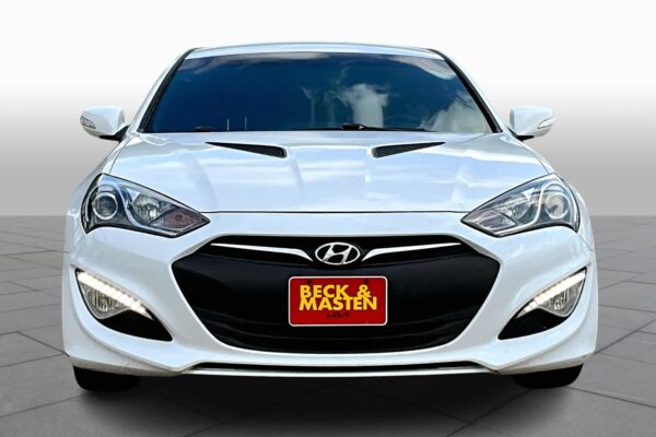 2016 Refurbished Hyundai Genesis 3.8L Base RWD 2dr Car - Image 2