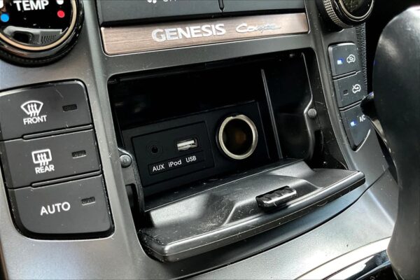 2016 Refurbished Hyundai Genesis 3.8L Base RWD 2dr Car - Image 27