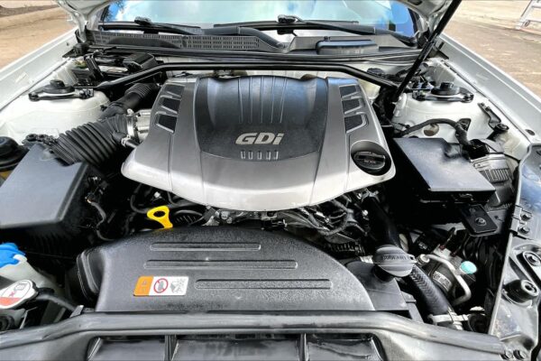 2016 Refurbished Hyundai Genesis 3.8L Base RWD 2dr Car - Image 24