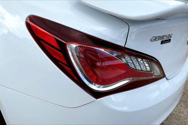 2016 Refurbished Hyundai Genesis 3.8L Base RWD 2dr Car - Image 22
