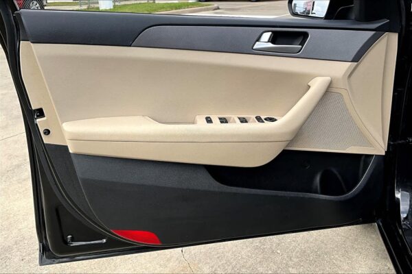 2016 Refurbished Hyundai Sonata 2.4L SE FWD 4dr Car - Image 17