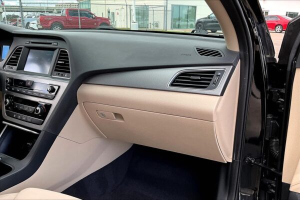 2016 Refurbished Hyundai Sonata 2.4L SE FWD 4dr Car - Image 14