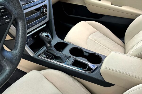 2016 Refurbished Hyundai Sonata 2.4L SE FWD 4dr Car - Image 12