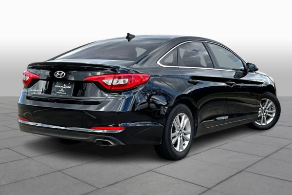 2016 Refurbished Hyundai Sonata 2.4L SE FWD 4dr Car - Image 9