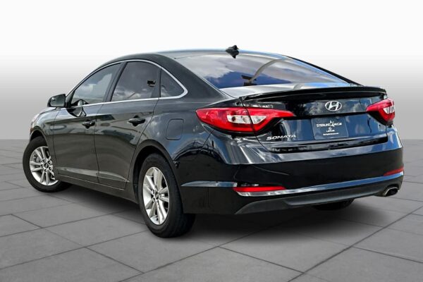 2016 Refurbished Hyundai Sonata 2.4L SE FWD 4dr Car - Image 8