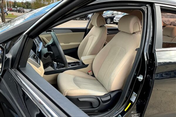 2016 Refurbished Hyundai Sonata 2.4L SE FWD 4dr Car - Image 5