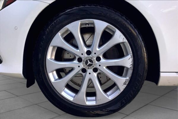 Refurbished 2017 Mercedes-Benz E 300 Luxury RWD 4dr Car - Image 9