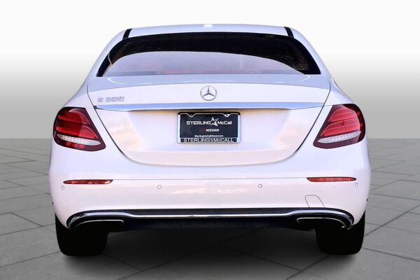 Refurbished 2017 Mercedes-Benz E 300 Luxury RWD 4dr Car - Image 4