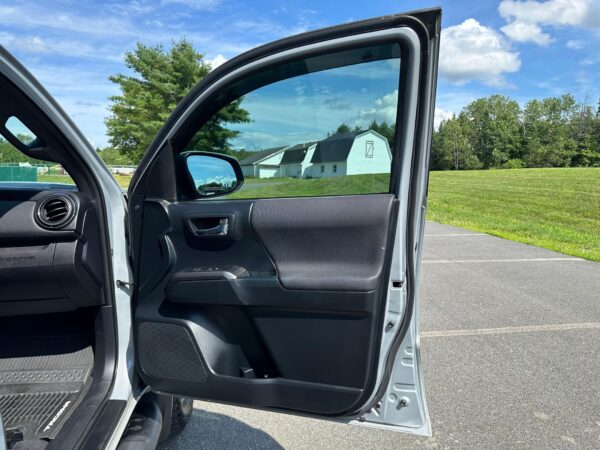 2018 Toyota Tacoma TRD Sport Double Cab 4x4 - Image 26