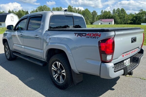 2018 Toyota Tacoma TRD Sport Double Cab 4x4 - Image 3