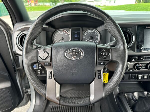 2018 Toyota Tacoma TRD Sport Double Cab 4x4 - Image 15
