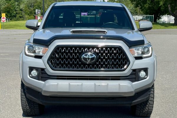 2018 Toyota Tacoma TRD Sport Double Cab 4x4 - Image 2