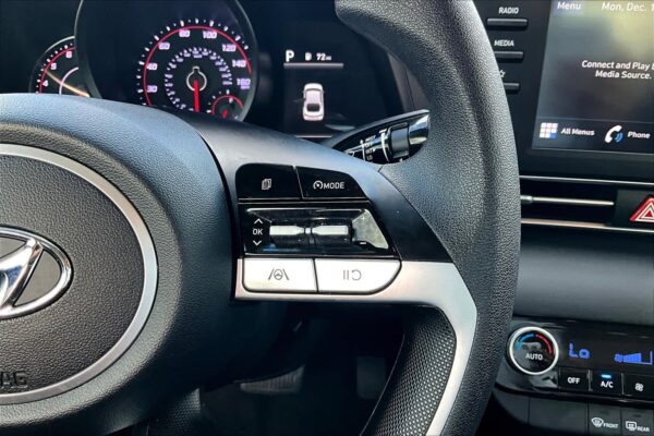 2023 Refurbished Hyundai Elantra SEL FWD 4dr Car - Image 19