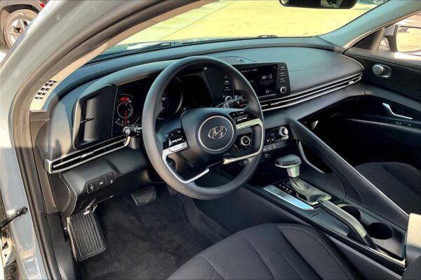 2023 Refurbished Hyundai Elantra SEL FWD 4dr Car - Image 12