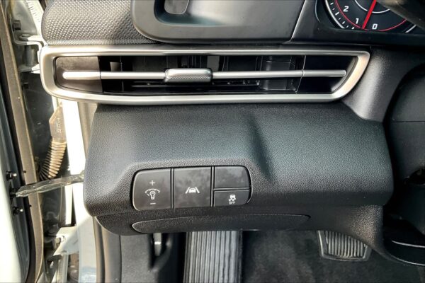 2023 Refurbished Hyundai Elantra SEL FWD 4dr Car - Image 29