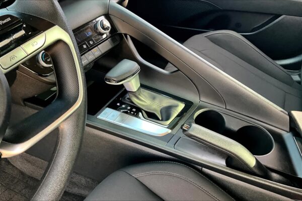 2023 Refurbished Hyundai Elantra SEL FWD 4dr Car - Image 11