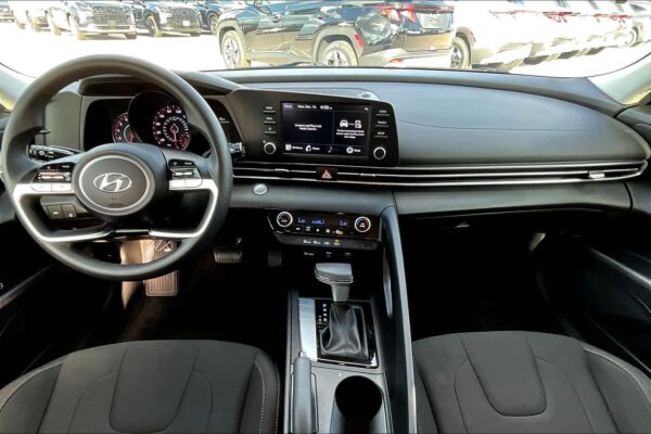 2023 Refurbished Hyundai Elantra SEL FWD 4dr Car - Image 10