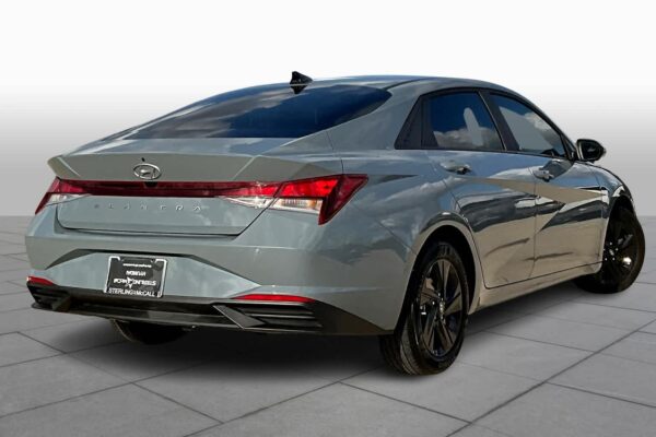 2023 Refurbished Hyundai Elantra SEL FWD 4dr Car - Image 8