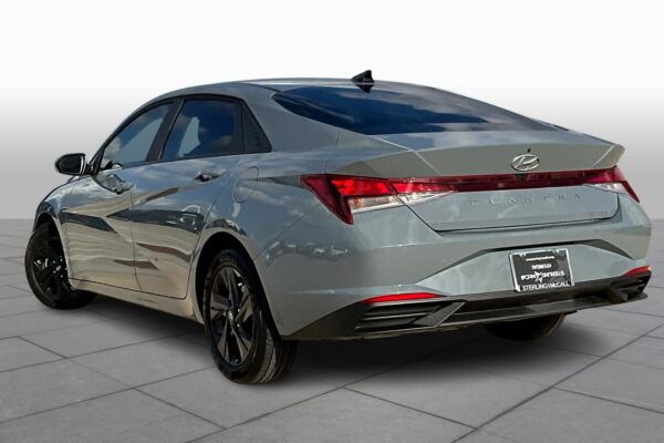 2023 Refurbished Hyundai Elantra SEL FWD 4dr Car - Image 7