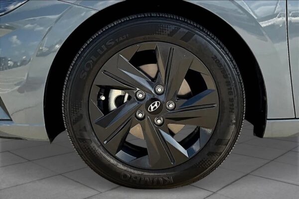 2023 Refurbished Hyundai Elantra SEL FWD 4dr Car - Image 6