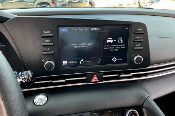 2023 Refurbished Hyundai Elantra SEL FWD 4dr Car - Image 27