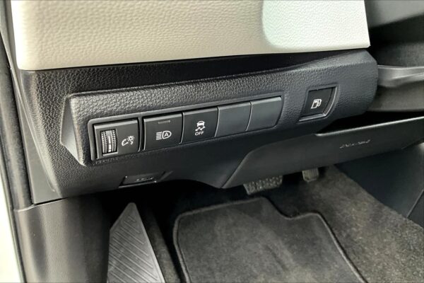 Refurbished 2023 Toyota Corolla Hybrid SE FWD 4dr Car - Image 10