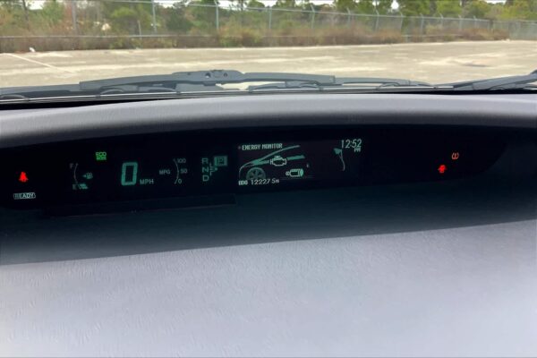 Refurbished 2010 Toyota Prius III FWD Hatchback - Image 22