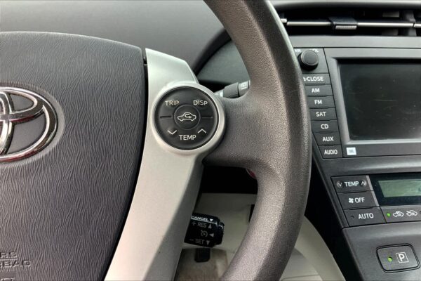 Refurbished 2010 Toyota Prius III FWD Hatchback - Image 21