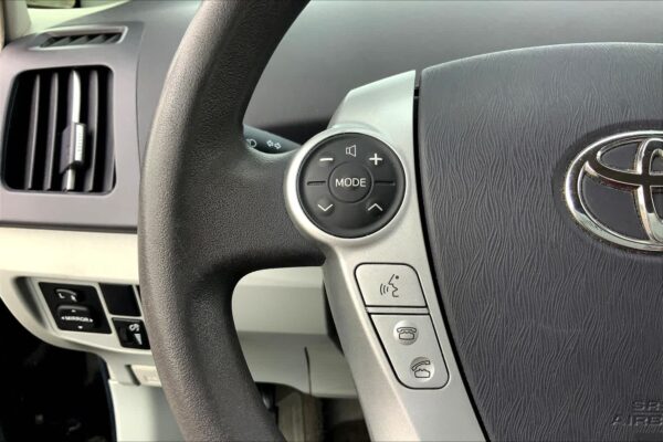 Refurbished 2010 Toyota Prius III FWD Hatchback - Image 20