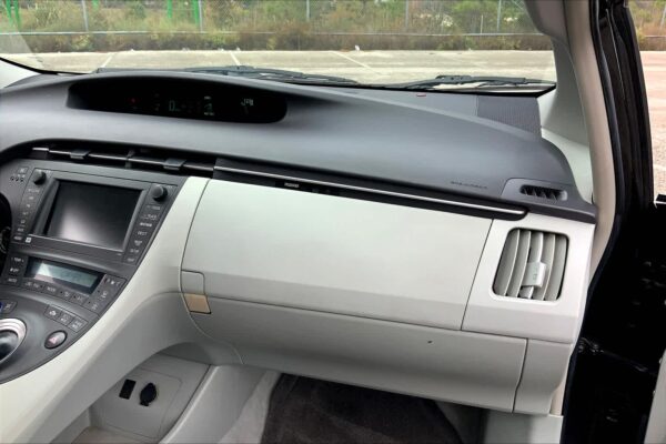 Refurbished 2010 Toyota Prius III FWD Hatchback - Image 15