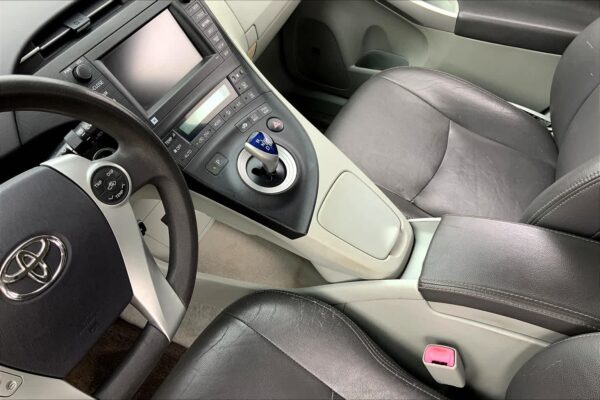 Refurbished 2010 Toyota Prius III FWD Hatchback - Image 13