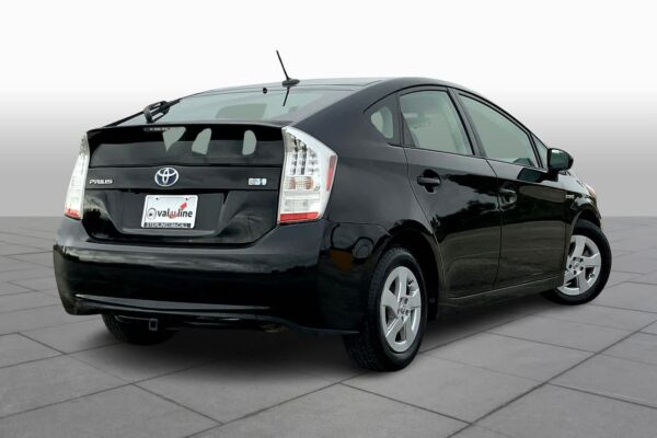 Refurbished 2010 Toyota Prius III FWD Hatchback - Image 10