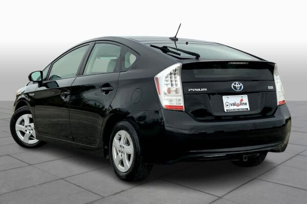 Refurbished 2010 Toyota Prius III FWD Hatchback - Image 9