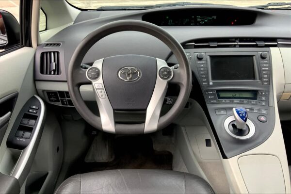 Refurbished 2010 Toyota Prius III FWD Hatchback - Image 4