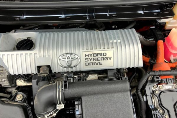 Refurbished 2010 Toyota Prius III FWD Hatchback - Image 28