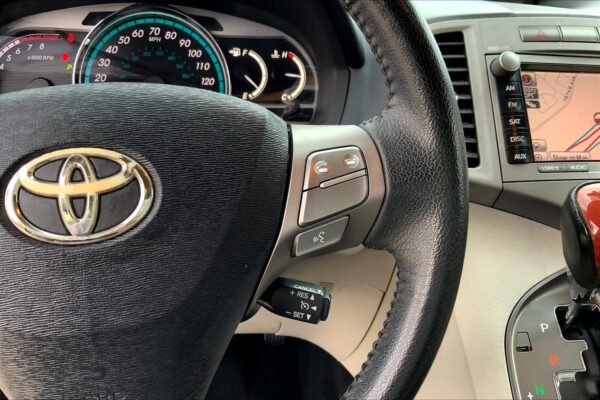 Refurbished 2010 Toyota Venza FWD Station Wagon - Image 28