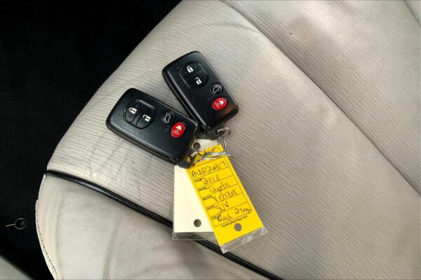 Refurbished 2010 Toyota Venza FWD Station Wagon - Image 12