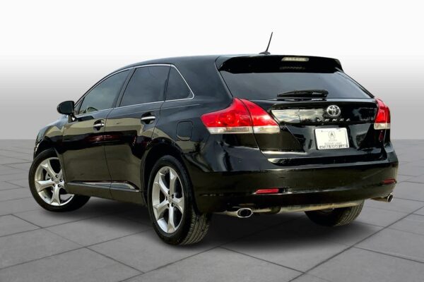 Refurbished 2010 Toyota Venza FWD Station Wagon - Image 10