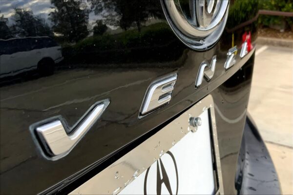 Refurbished 2010 Toyota Venza FWD Station Wagon - Image 8