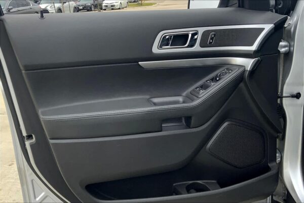 Refurbished 2011 Ford Explorer XLT FWD Sport Utility - Image 23