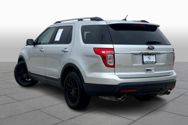 Refurbished 2011 Ford Explorer XLT FWD Sport Utility - Image 10