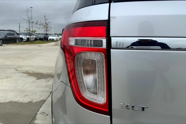 Refurbished 2011 Ford Explorer XLT FWD Sport Utility - Image 26