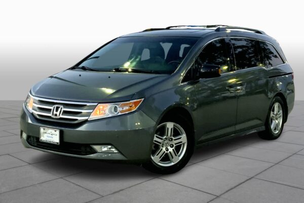 Refurbished-2012-Honda-Odyssey-Touring-Elite-FWD-Mini-van