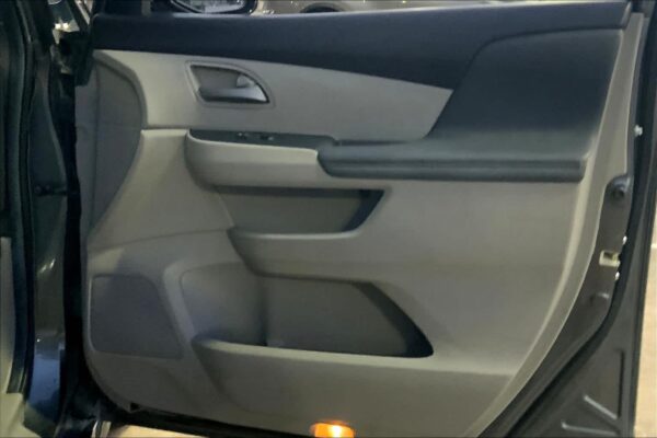Refurbished 2012 Honda Odyssey Touring Elite FWD Mini-van - Image 16