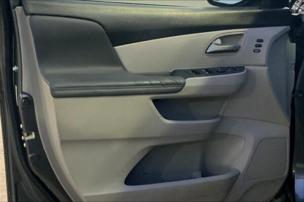 Refurbished 2012 Honda Odyssey Touring Elite FWD Mini-van - Image 15
