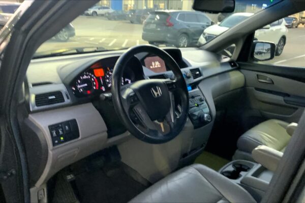 Refurbished 2012 Honda Odyssey Touring Elite FWD Mini-van - Image 12