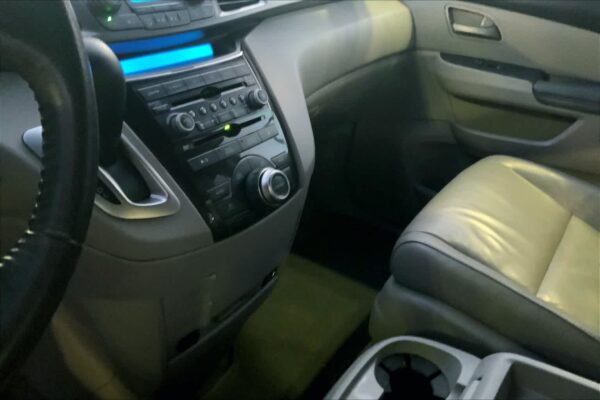 Refurbished 2012 Honda Odyssey Touring Elite FWD Mini-van - Image 11