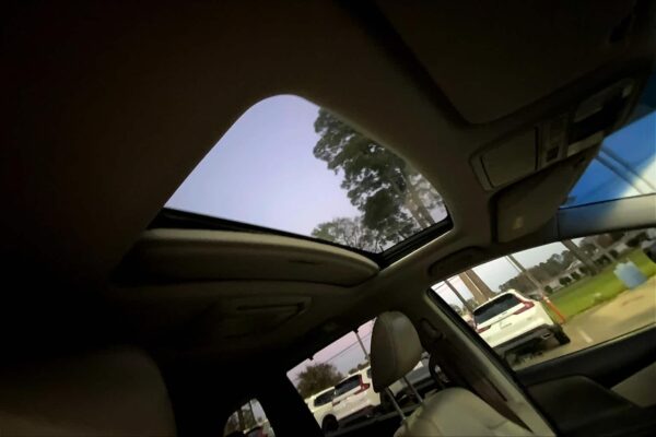 Refurbished 2012 Honda Odyssey Touring Elite FWD Mini-van - Image 10